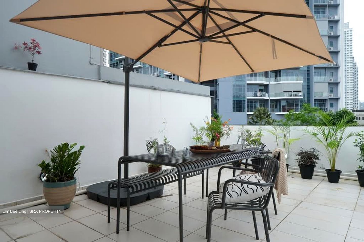 Sturdee Road (D8), Semi-Detached #581296421